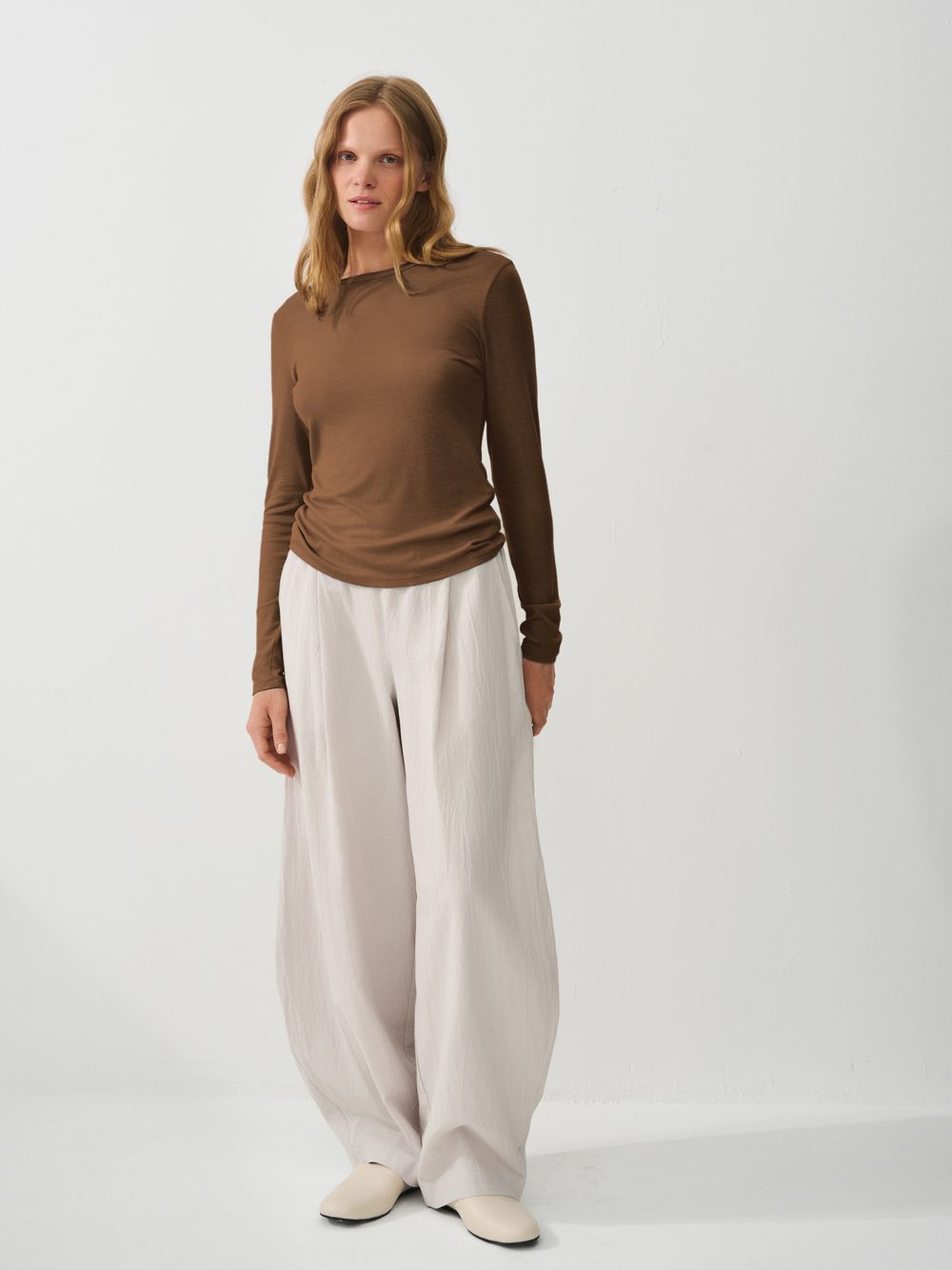 Лонгслив из смесового тенселя "Карамель" женский