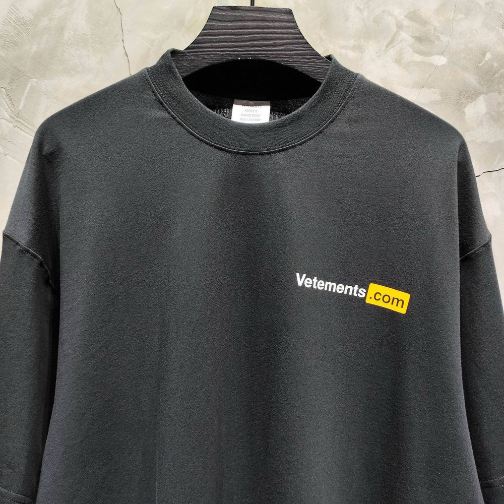 Футболка Vetements