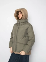 Короткая куртка утепленная с капюшоном