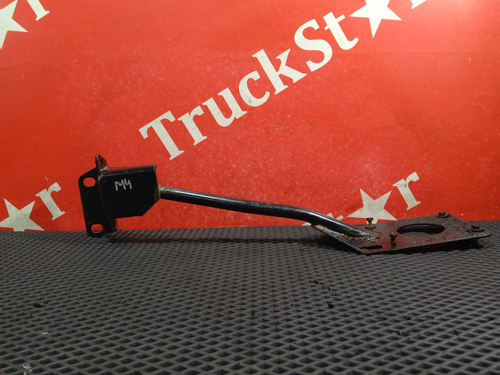 Кронштейн крыла переднего правого