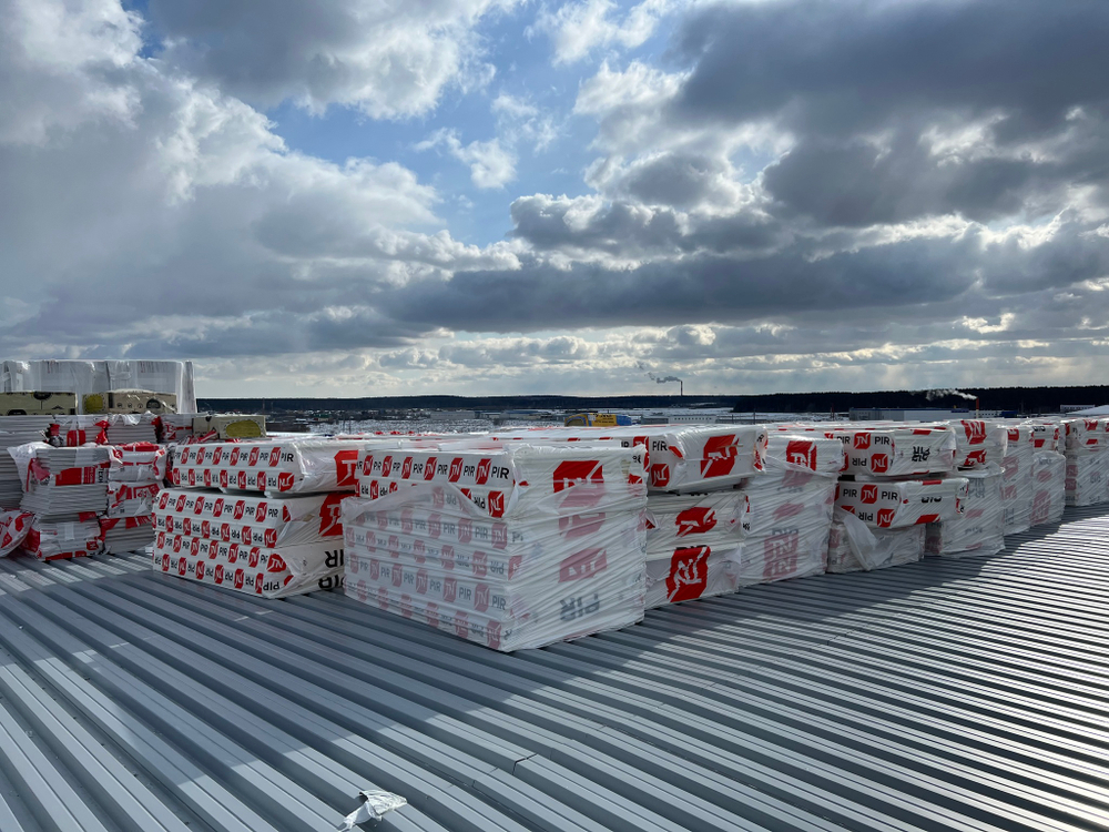 Комплексная поставка и монтаж кровли 7000м2 из ПВХ мембраны (Система ТН СМАРТ) Склад с офисно-бытовыми помещениями г. Березовский