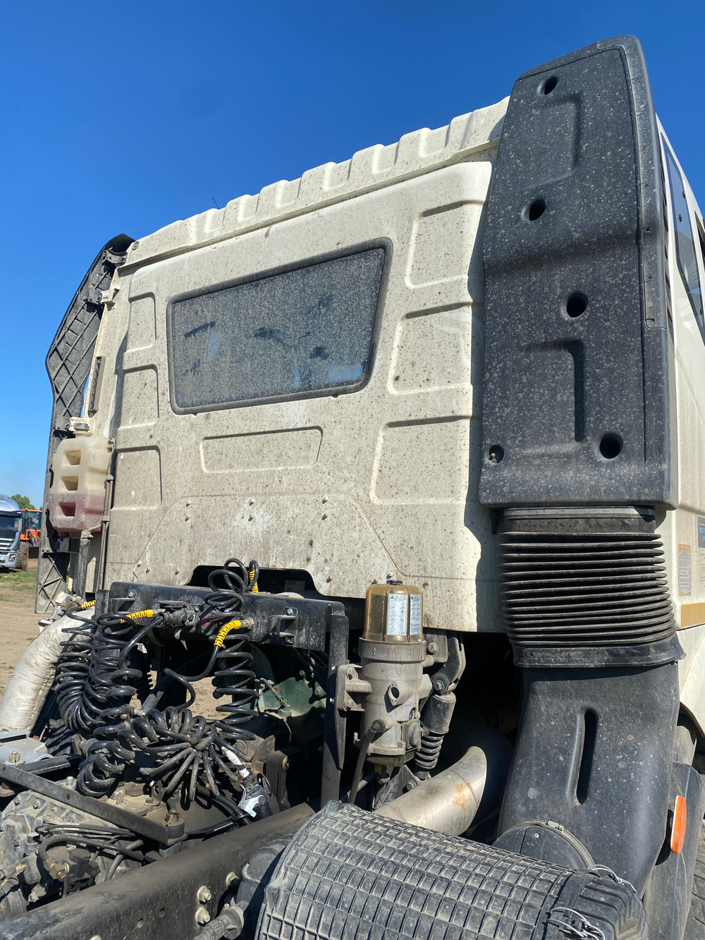 FAW J6 6x6 Седельный тягач CA3250P66K24L1TE5 (Дизельный, 11.1 л, 420 л.с. МТ)