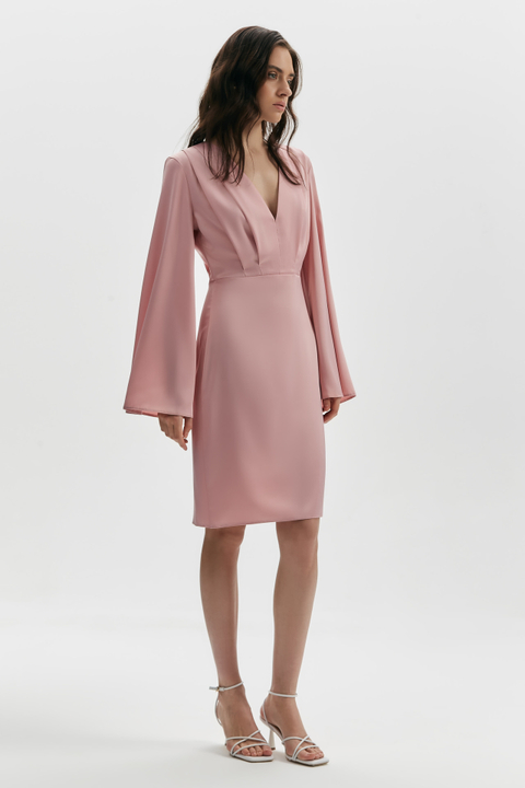 Платье с V-образным вырезом