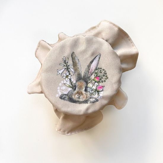 Текстильная крышка "Кролик в цветах", 18 см
