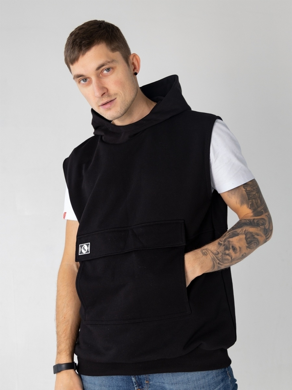 Жилет трикотажный черный Город Горький