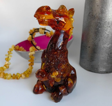 Конь с цветами