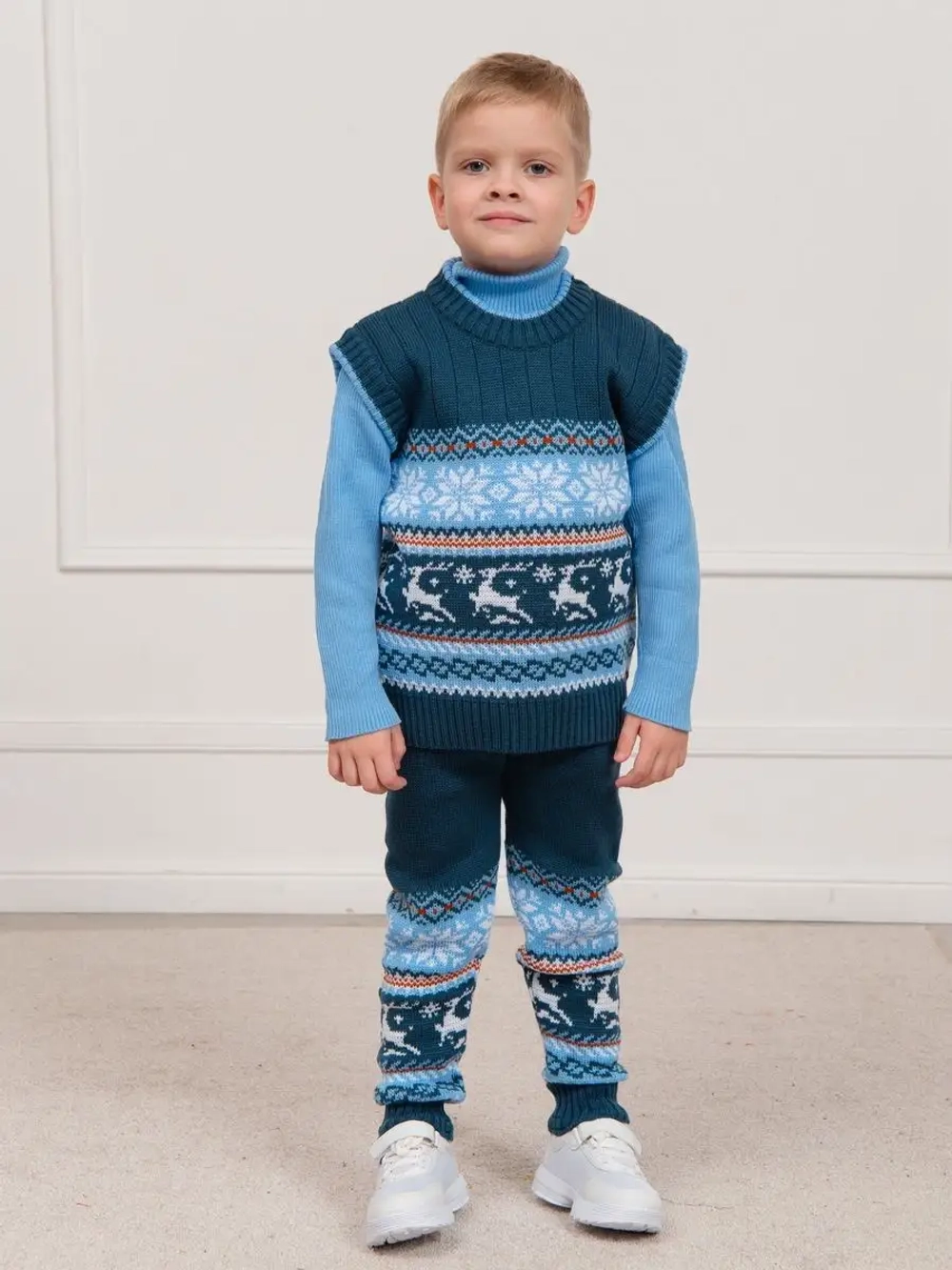 Жилет вязаный