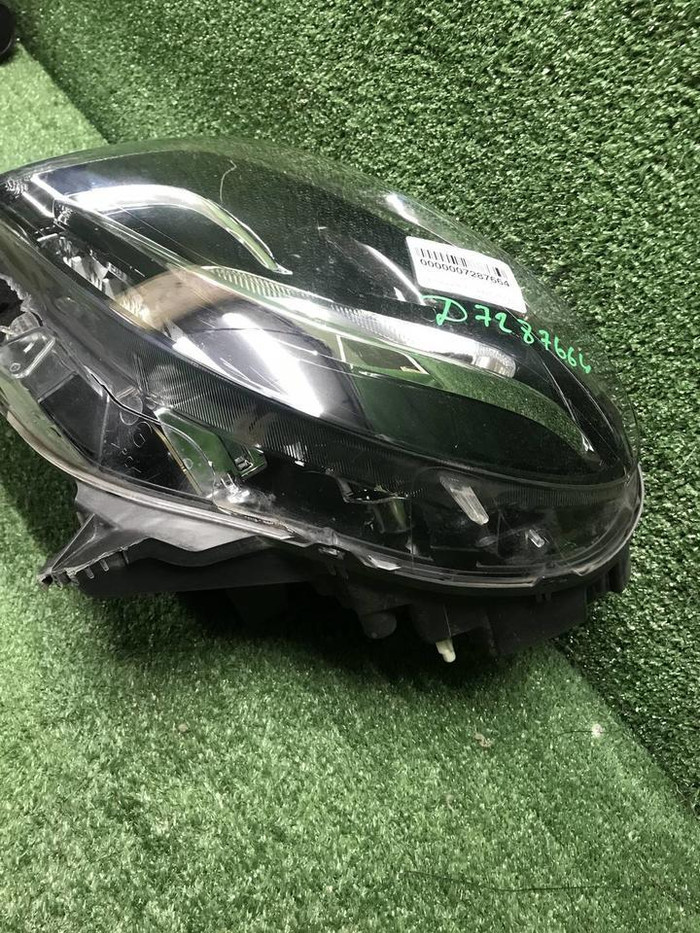 Битая Фара левая Smart Fortwo 3 (14-нв) галоген