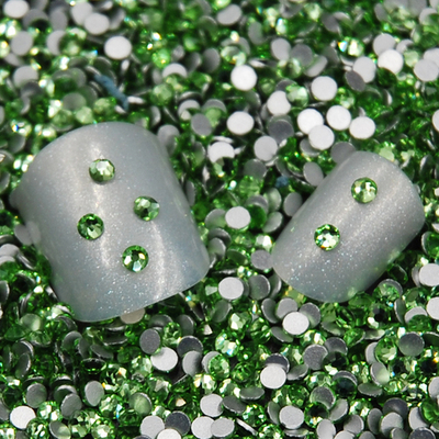 Стразы ALLURE Арт.07SS8 Упак.50 шт светло-зеленое стекло
