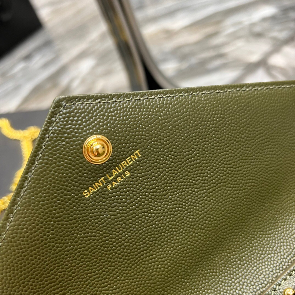 Saint Laurent WOC 22 cm