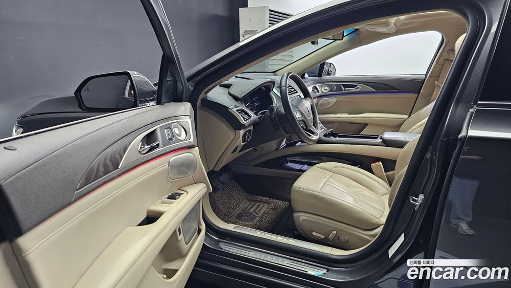 Lincoln New MKZ Hybrid (09.2020)