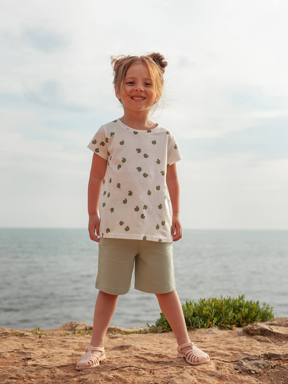 Футболка для девочек Mjölk Яблочки