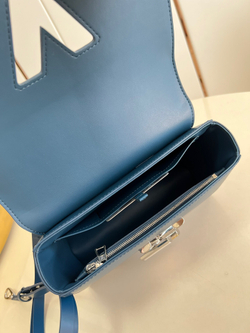 Louis Vuitton Twist MM