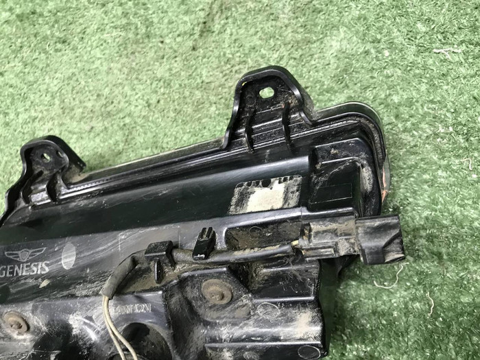 Фонарь заднего хода правый Genesis G80 2 (20-24)