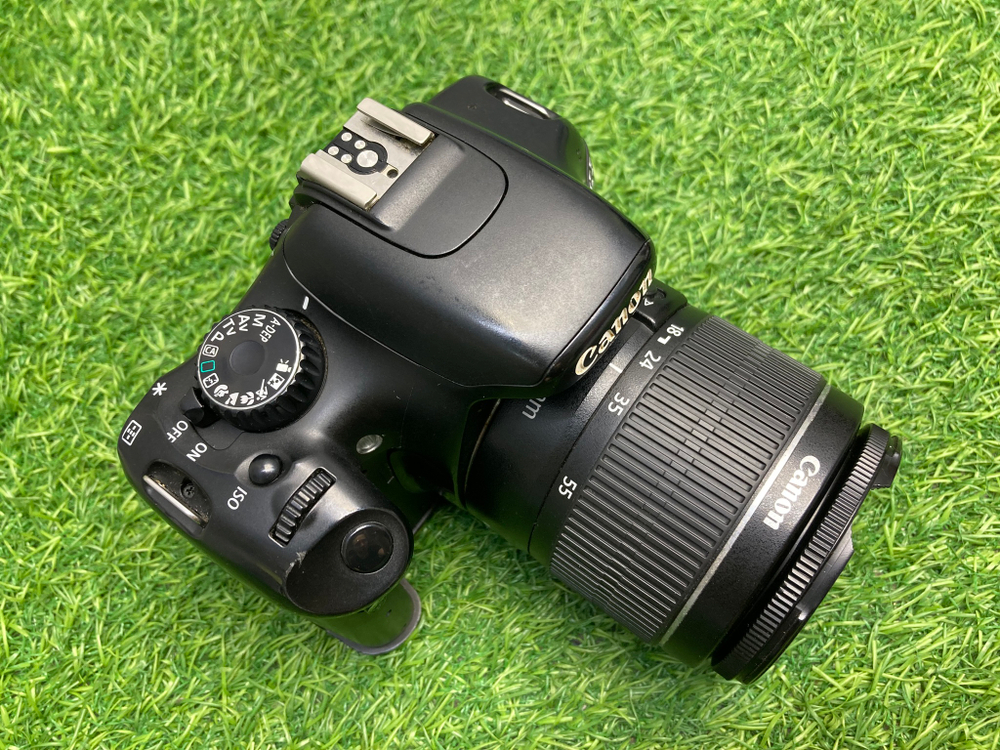 Canon 550D kit 18-55mm 3.5-5.6 III 21.100 кадров