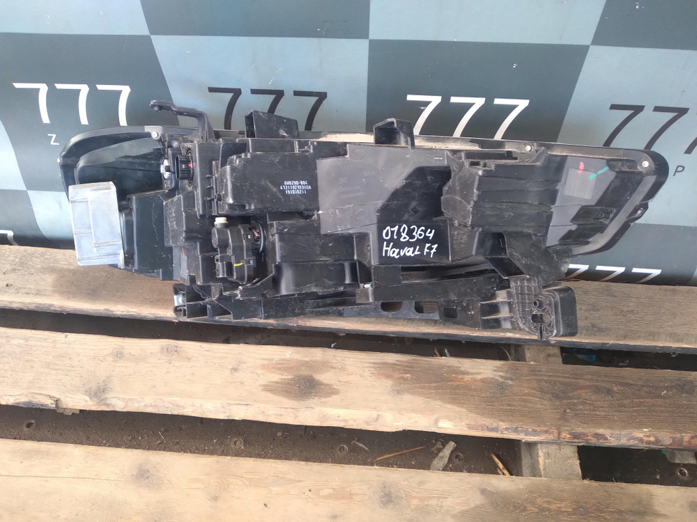 Фара левая LED Haval F7 1 19-24 Б/У Оригинал 4121102XKQ00A