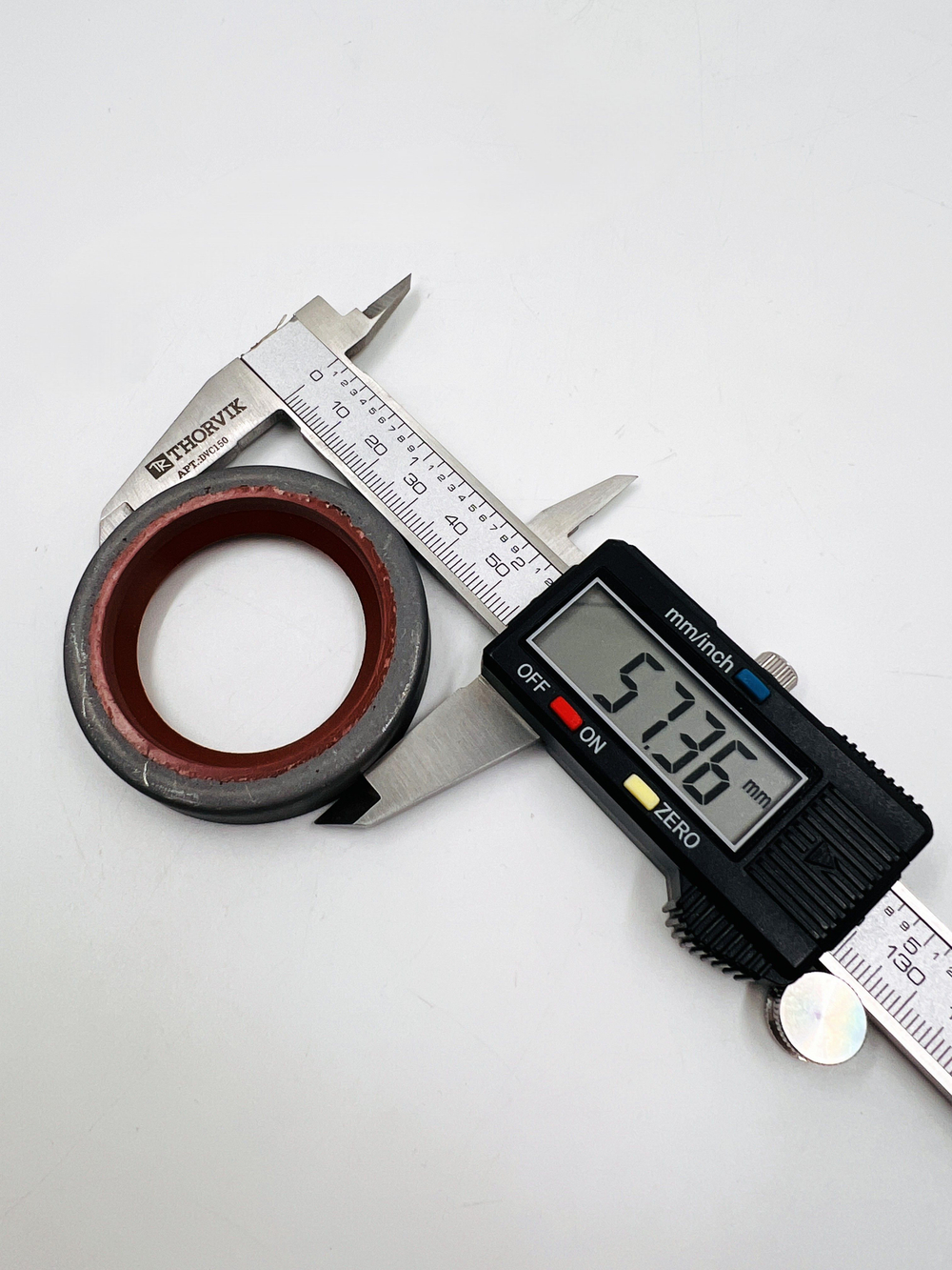 Сальник ступицы для ВАЗ 2106, 2105, 2107 Support Technology