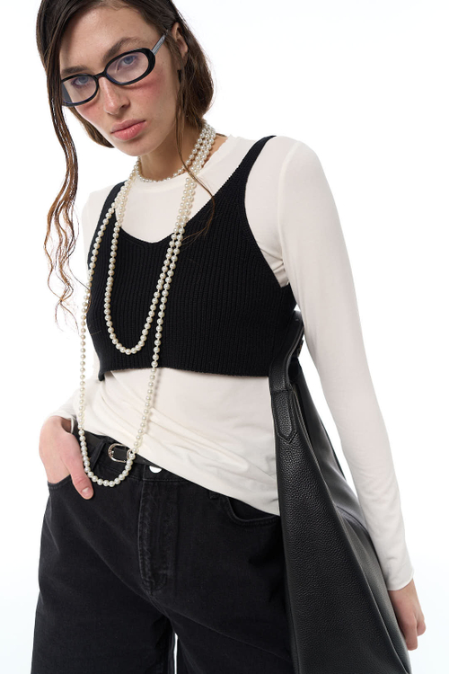 Брюки-дудочки с защипами, экокожа черный