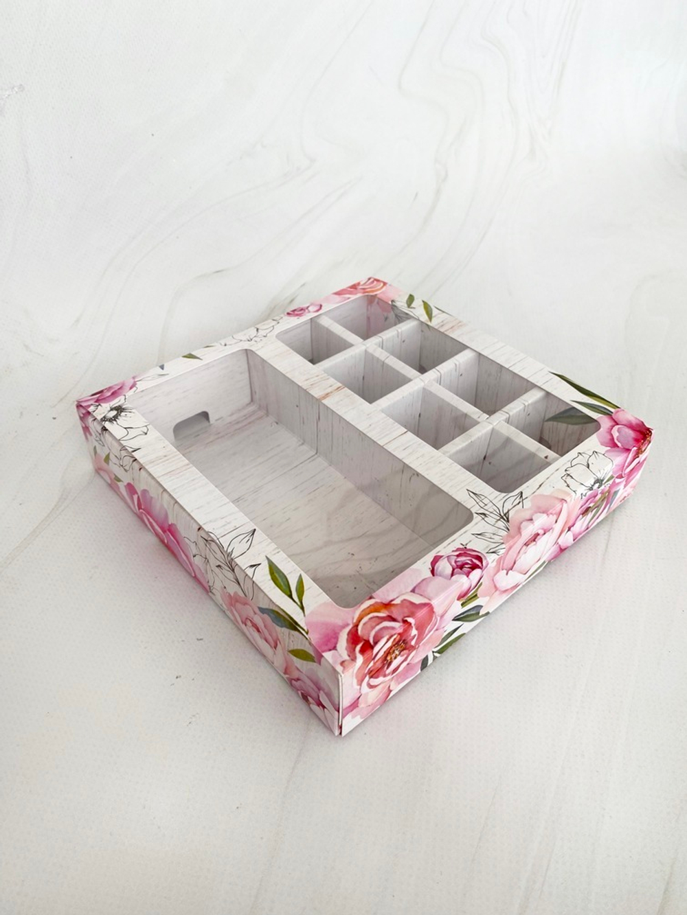 Коробка для 8 конфет + шоколад, с окном, ПИОНЫ