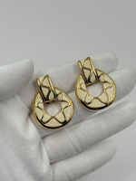 Клипсы с кремовой эмалью Givenchy