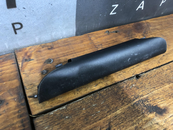 Фиксатор панели багажного отсека Kia Ceed 3 (CD) 18-нв Б/У Оригинал 81752j7200