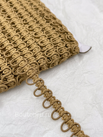 Тесьма2 с эластичными петлями бежевая