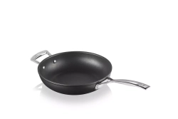 Le Creuset - Сковорода PRO с антипригарным покрытием 26см. / артикул   51101260010202  / GTIN 630870273008