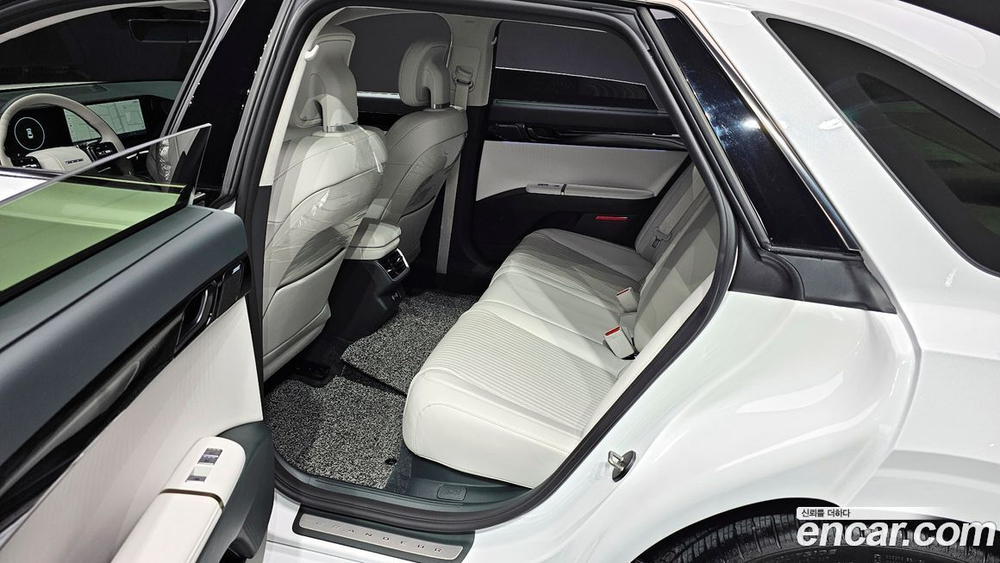 Hyundai Grandeur (Azera) (GN7) 2.5 Бензин 2WD (09.2023)