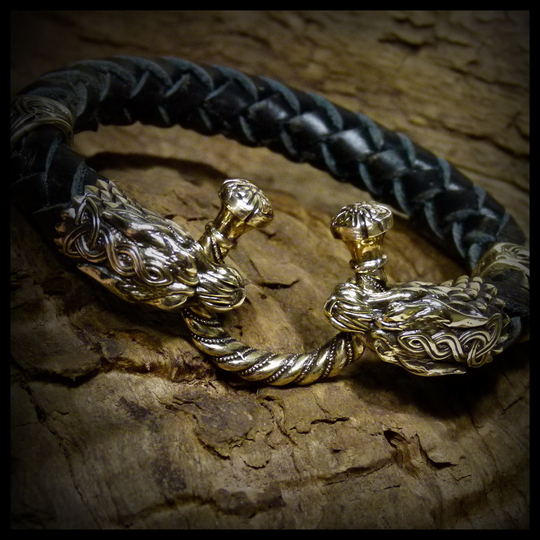 Браслет "Кельтские волки" кожаный шнур , авторская работа