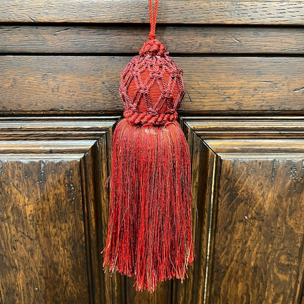 Кисть красная 20 см