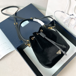 Prada Re-Edition 1978 Bag 19 cm
