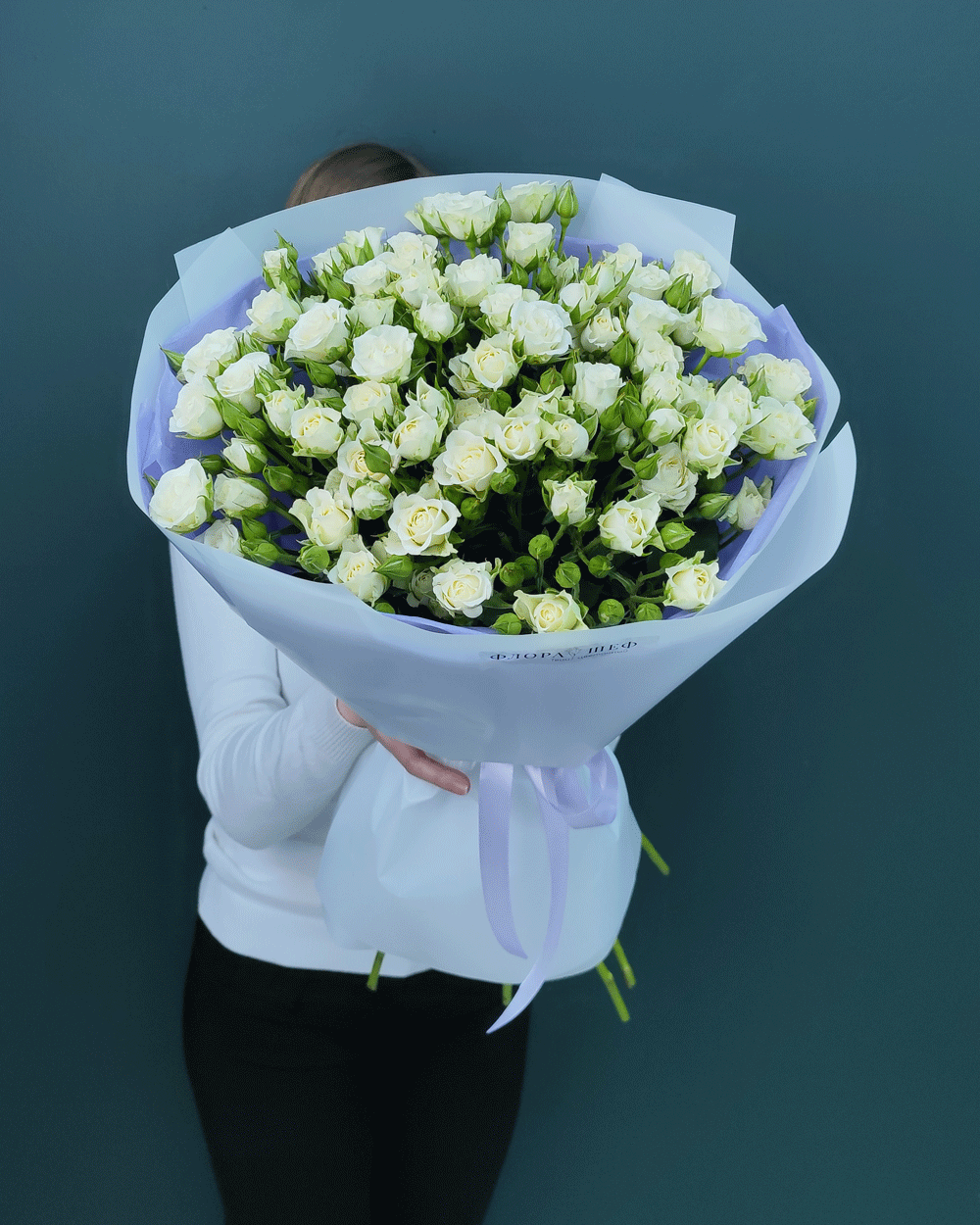 Букет из белой кустовой розы,15 веток(00211)
