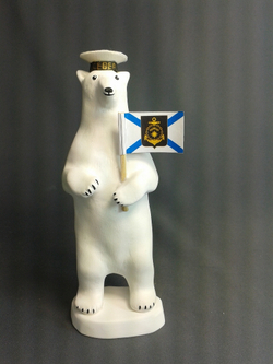 Сувенир Белый медведь на льдине с флажком в бескозырке