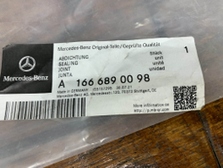 Уплотнитель радиатора верхний GL GLS (X166) Новый Оригинал A1666890098