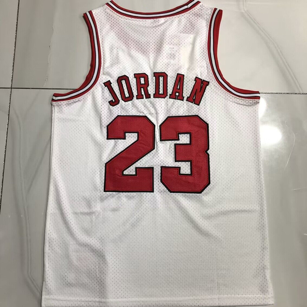 Купить в Москве баскетбольную джерси Майкла Джордана «Чикаго Буллз»