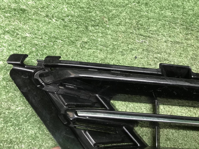 Решетка перед бампера VW Touareg 2 NF 14-18 R-Line