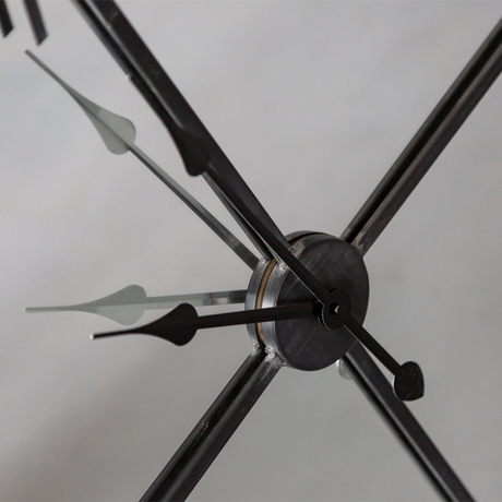 Часы зеркальные Объект мечты Энтони блэк