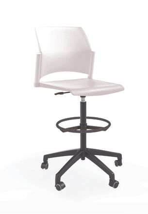 Кресло с мягким сидение и спинкой