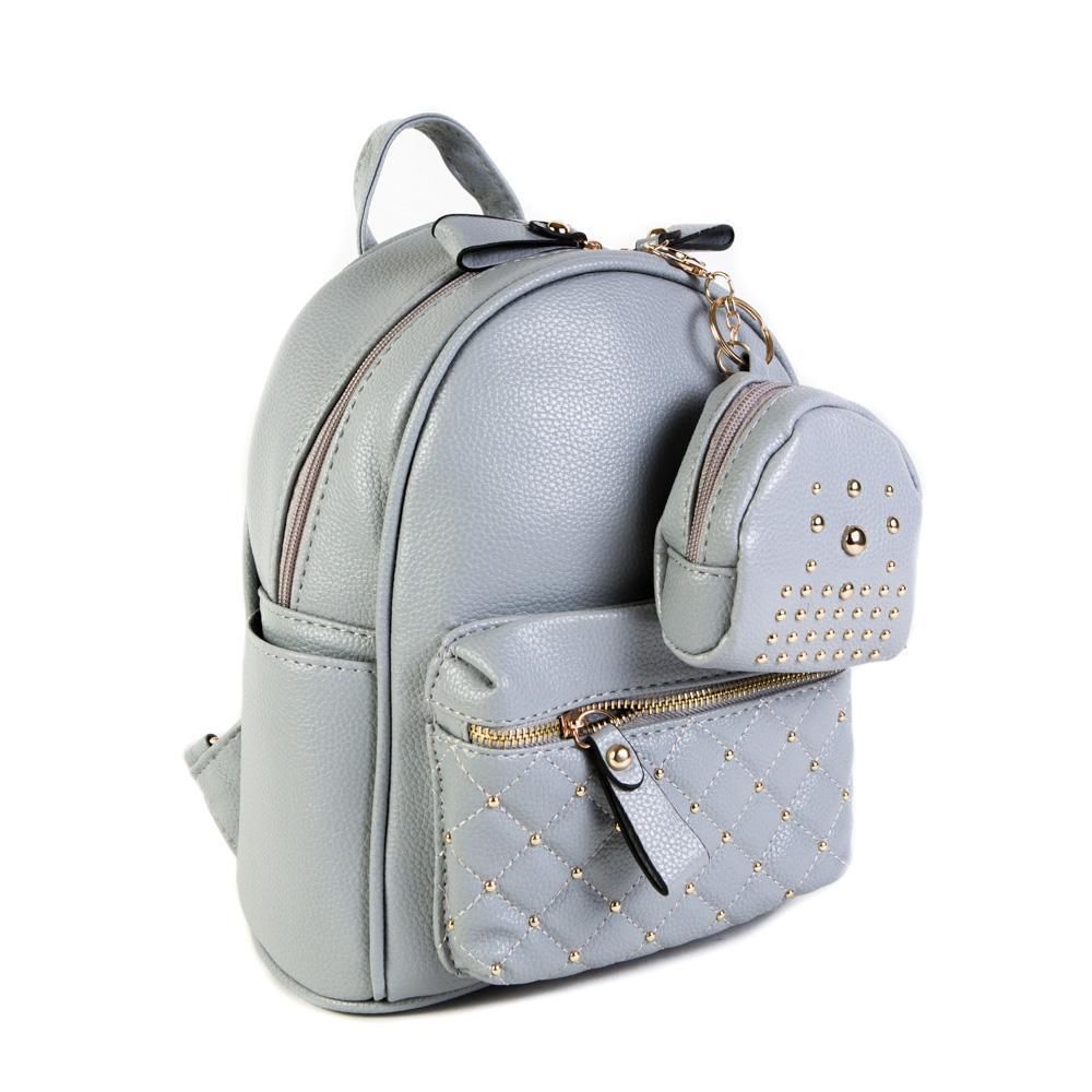 Средний стильный женский повседневный рюкзак с клёпками 20х26х13 см серого цвета из экокожи с брелком-кошельком 2968-3