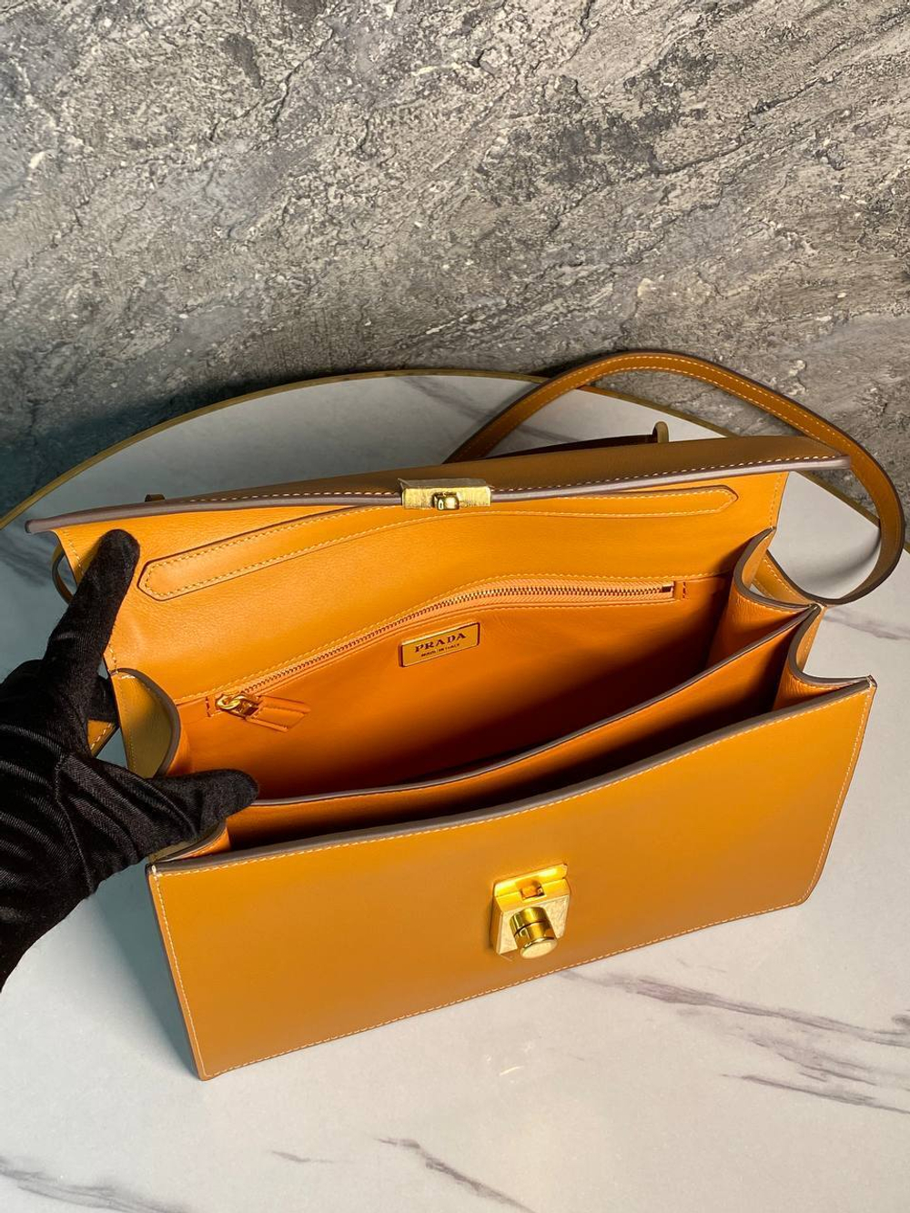 Сумка Prada
