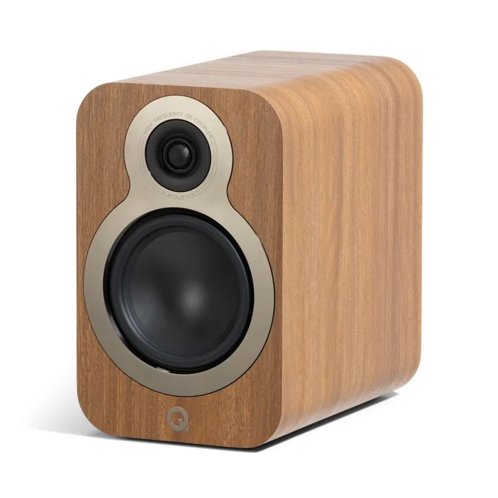 Полочная акустика Q-Acoustics Q 3030c (QA3336) Claro Walnut