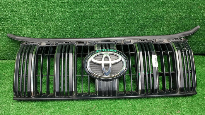 Решетка радиатора Toyota Land Cruiser Prado 150 (2017-н.в.)