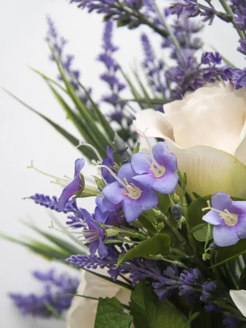 Искусственные цветы для декора в кашпо