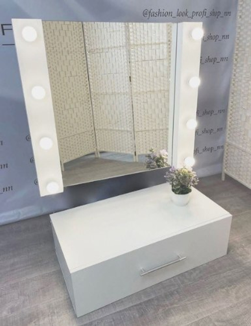 Инсталляция зеркало+ящик