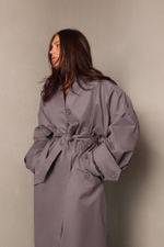 Тренч с акцентной спиной