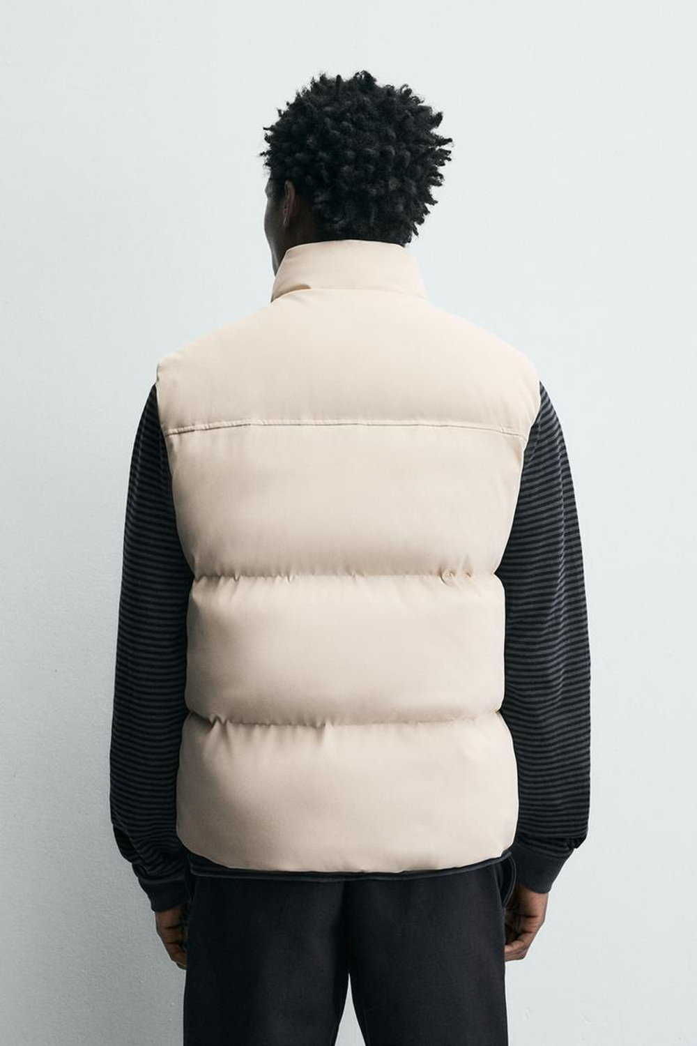 ZARA СТЕГАНЫЙ ЖИЛЕТ КЛАССИЧЕСКОГО КРОЯ, РЫЖЕВАТО-КОРИЧНЕВЫЙ