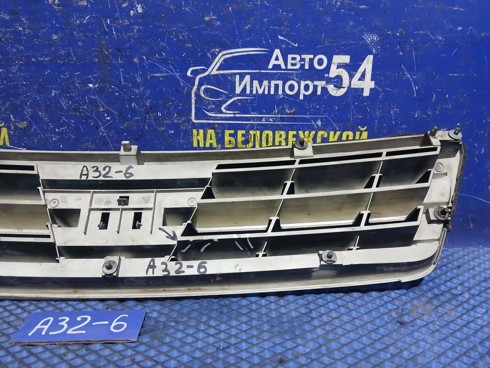 Решетка радиатора NISSAN CEFIRO 1994