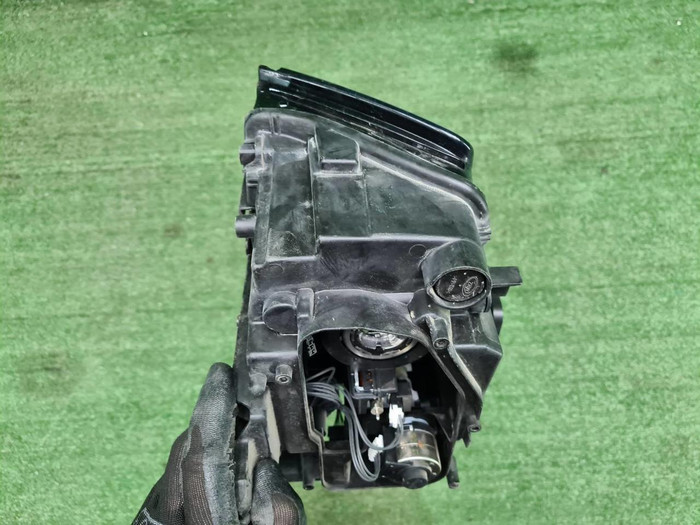 Фара левая Audi Q3 1 8U (2014-2018) ксенон