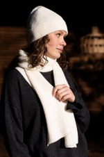 8401 Шапка женская (молочный)