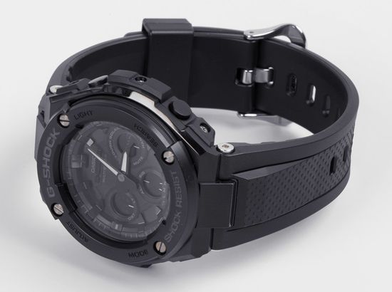 Наручные часы Casio G-Shock GST-W300G-1A1ER